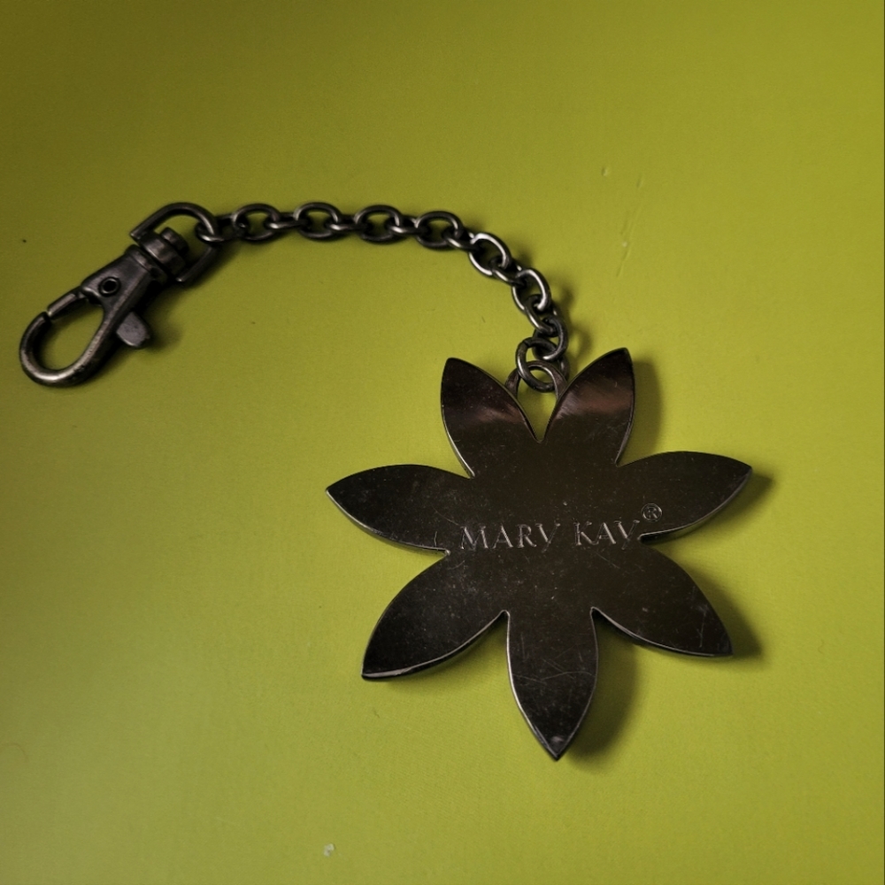 Cute Mary Kay Flower Key Chain Clip - Picture 2 of 2